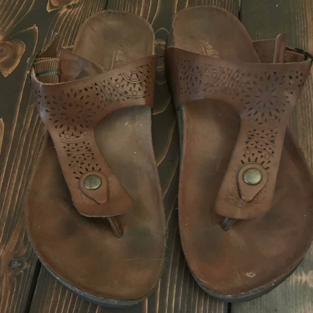Cliff sandals